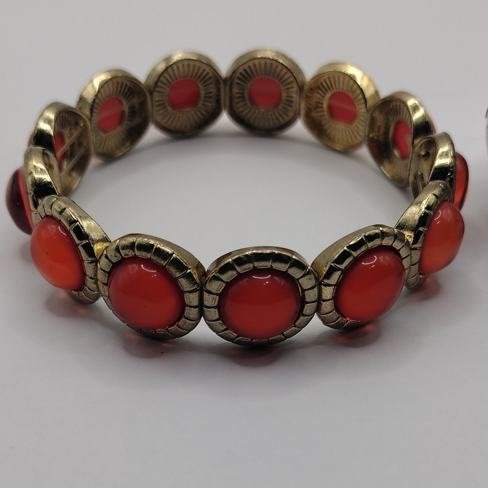 (2) Fashion Bracelets - Picture 3 of 6